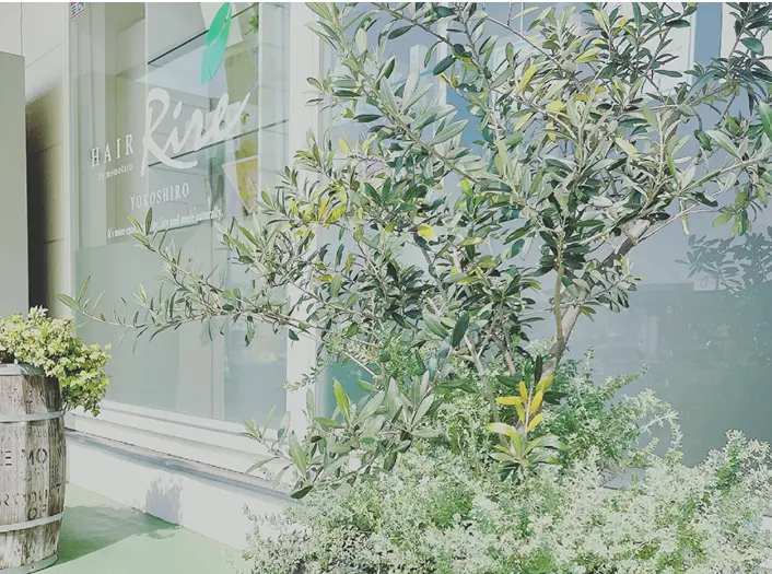 ヘアーリール横代店の外観写真